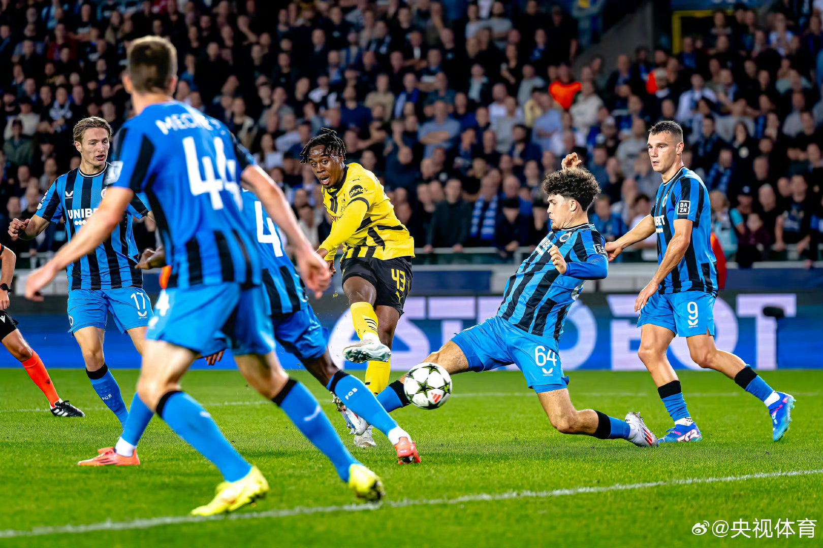 包含多特蒙德发布备战花絮；今夜内部沟通；英超任务艰巨；阵容厚度经受考验的词条